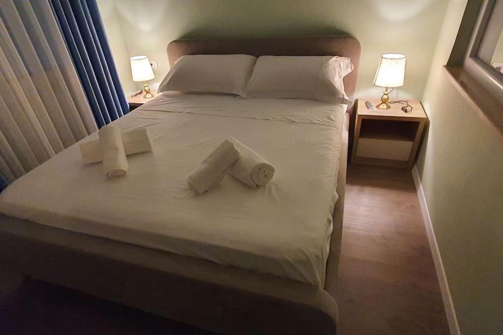 Center Apartment Tirana Kültér fotó